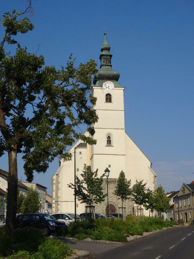 Gaestehaus Familie Loeffler - Ferienwohnung Am Stadtplatz In Litschau Buitenkant foto